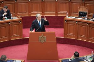 Berisha: Parlamenti nuk shpreh më interesat e shqiptarëve. Ftoj qytetarët, t’ia shkurtojmë jetën një parlamenti që nuk meriton të ekzistojë